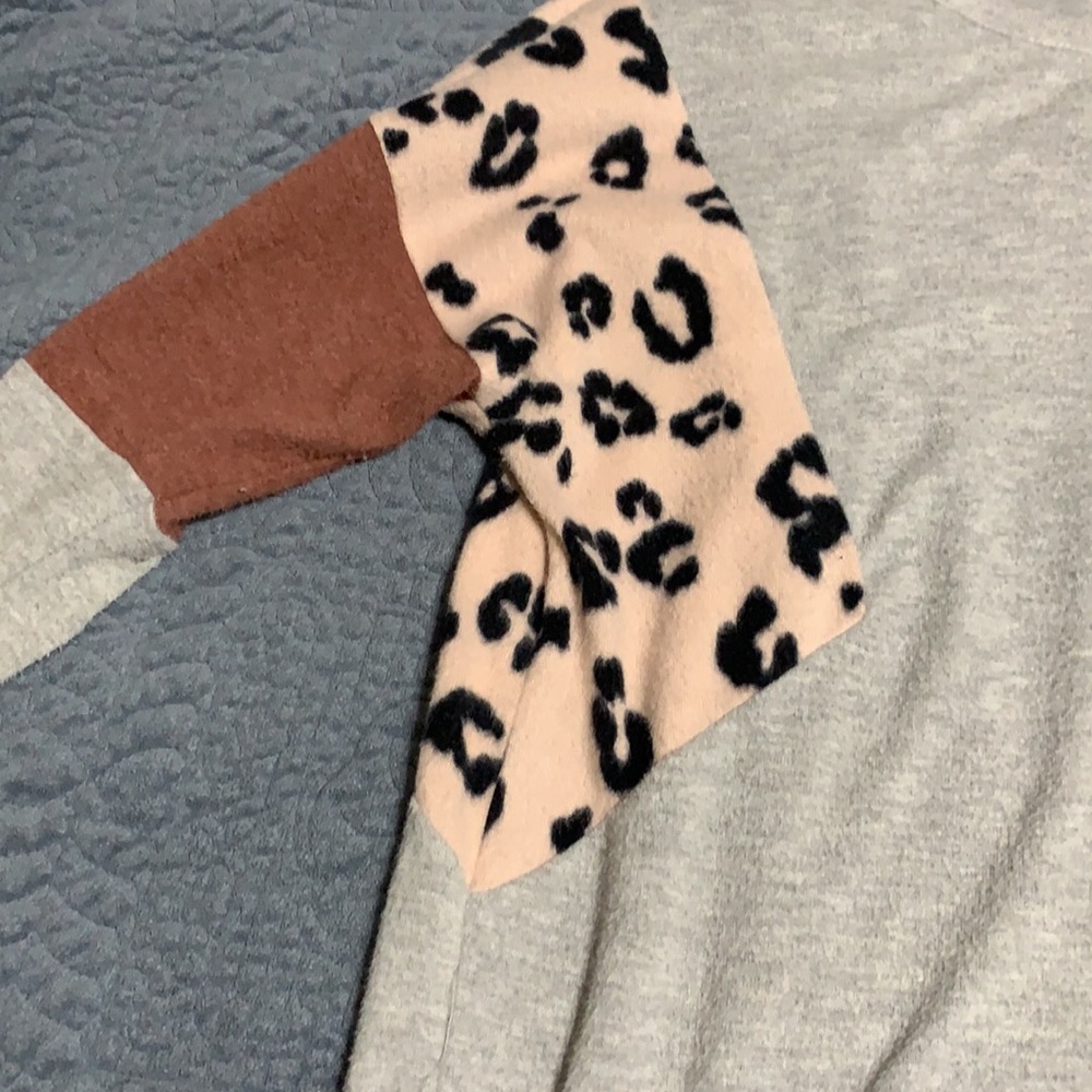 Staccato Sweater - Picture 2 of 4